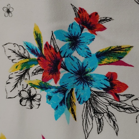 Westbound Women's Size 10 Mid-Rise Pull-on Shorts NWT - Picture 4 of 10